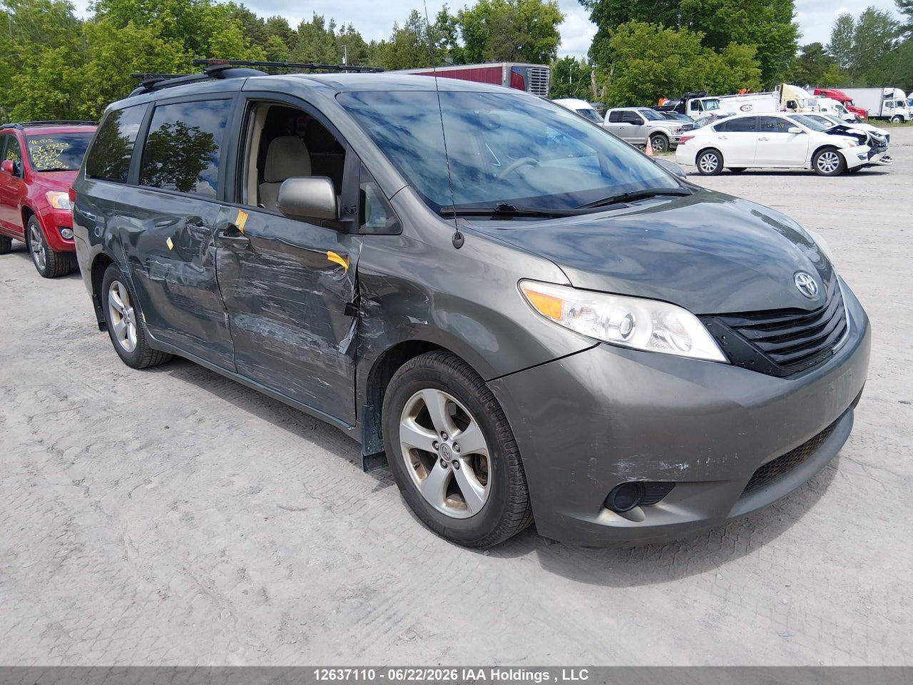 5TDKK3DC4CS231896 · 2012 TOYOTA SIENNA LE V6