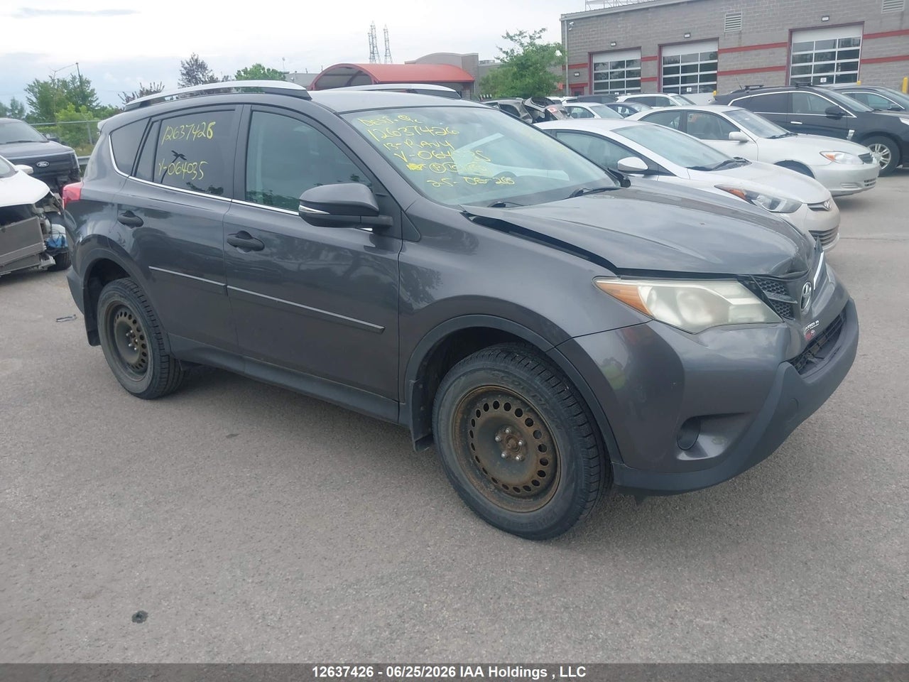 2T3BFREV5DW064035 · 2013 TOYOTA RAV4 LE