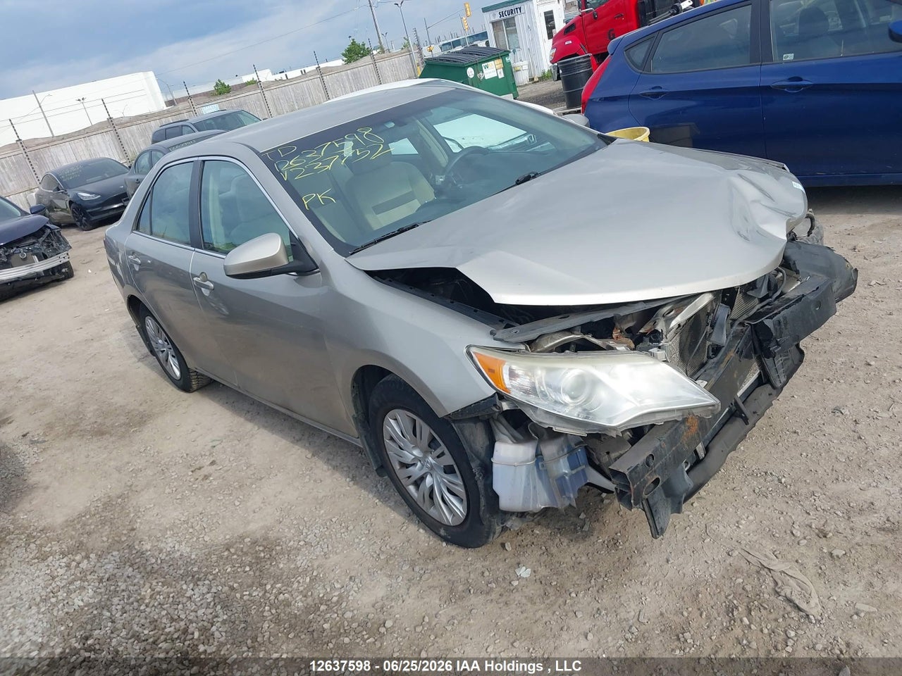 4T1BF1FK2DU237752 · 2013 TOYOTA CAMRY LE