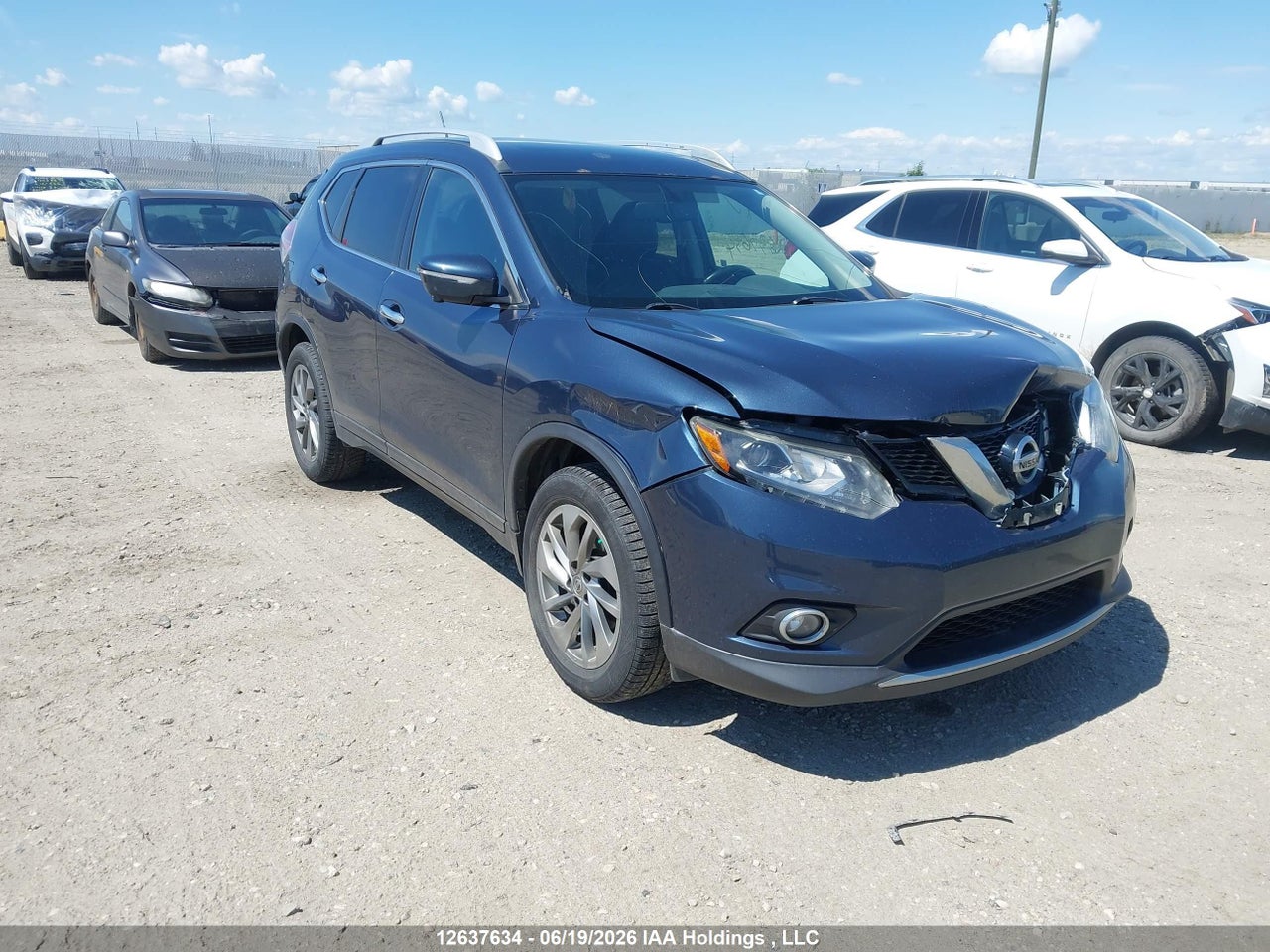 5N1AT2MV9FC863783 · 2015 NISSAN ROGUE S/SL/SV
