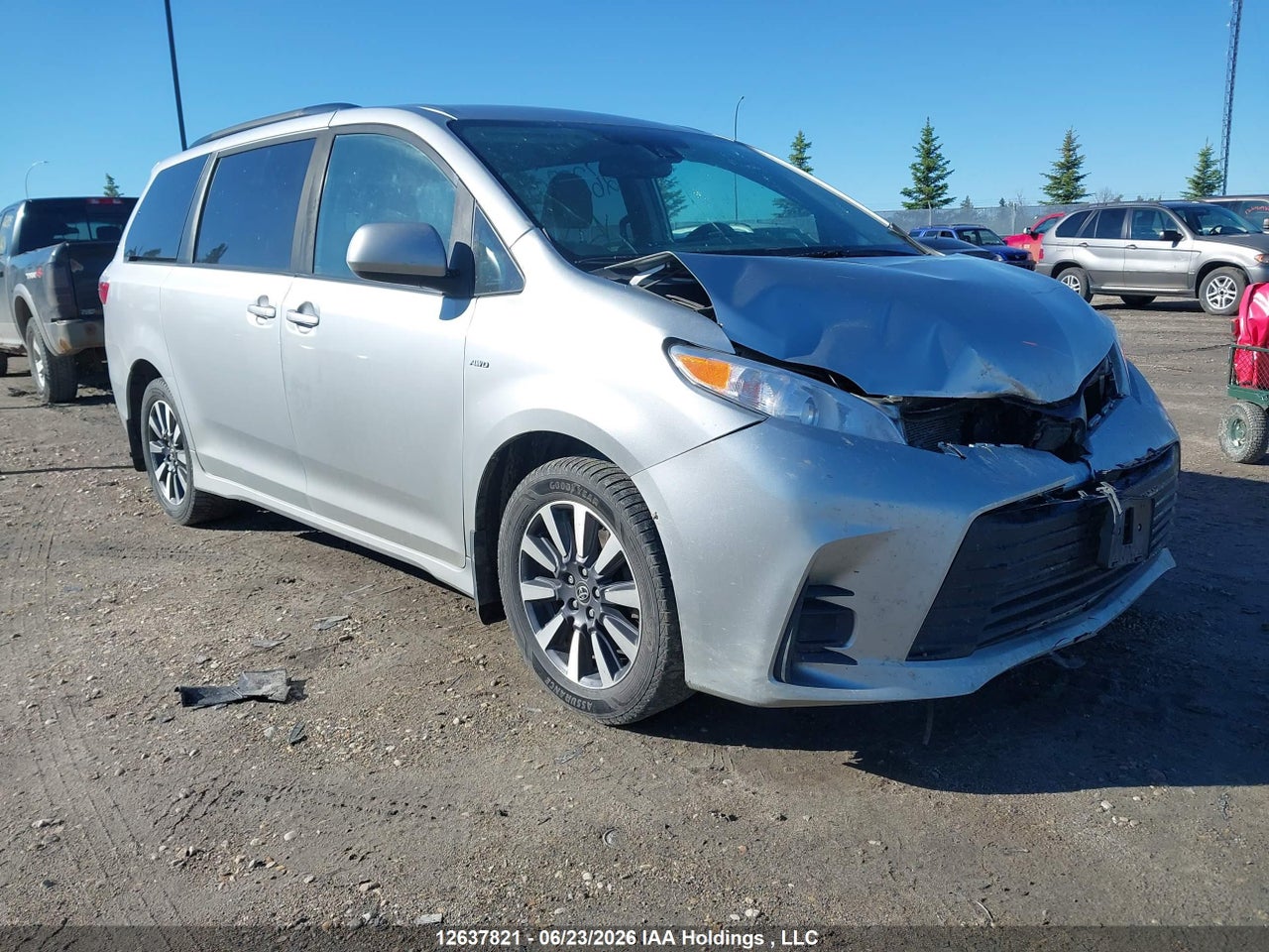 5TDJZ3DC8KS213889 · 2019 TOYOTA SIENNA LE 7-PASSENGER