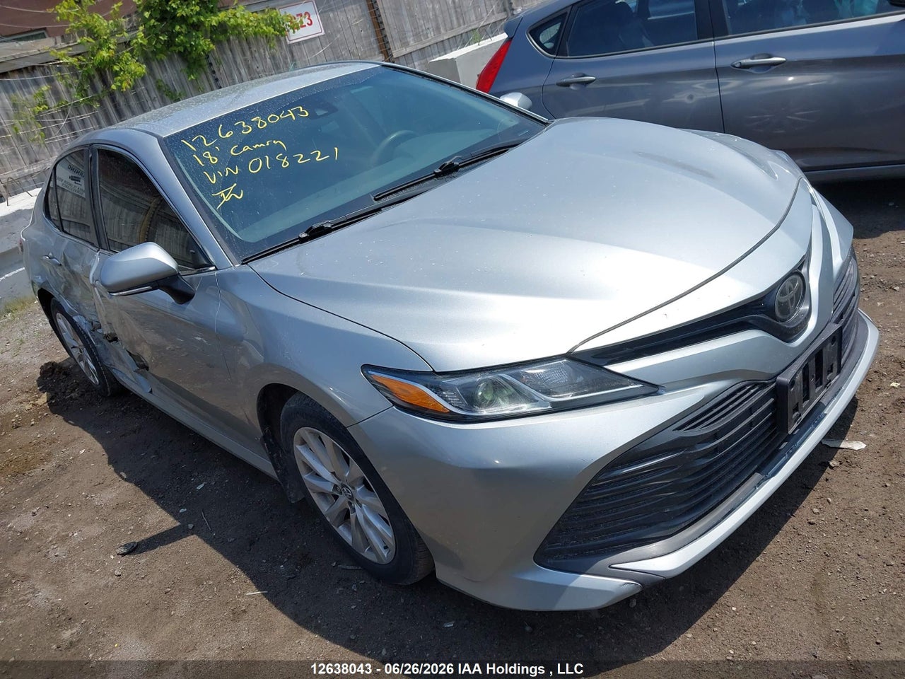 4T1B11HK6JU018221 · 2018 TOYOTA CAMRY LE