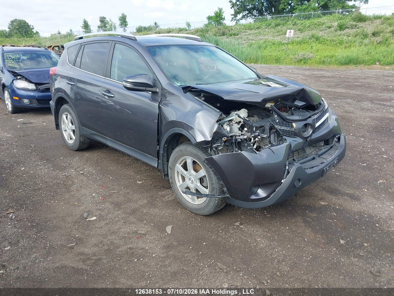 2T3BFREV3EW156939 · 2014 TOYOTA RAV4 LE