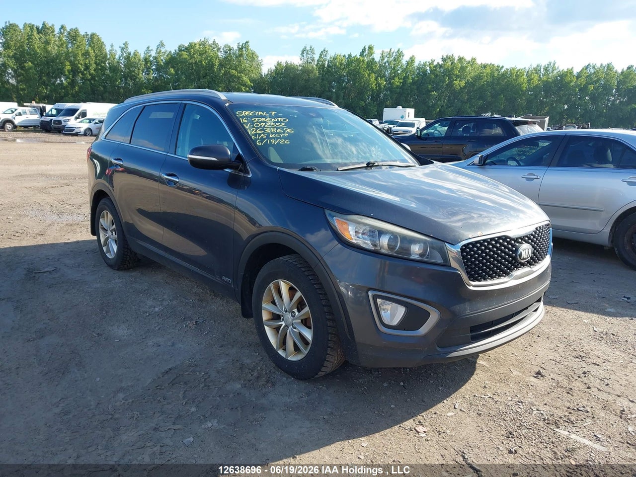 5XYPGDA57GG092532 · 2016 KIA SORENTO LX/L