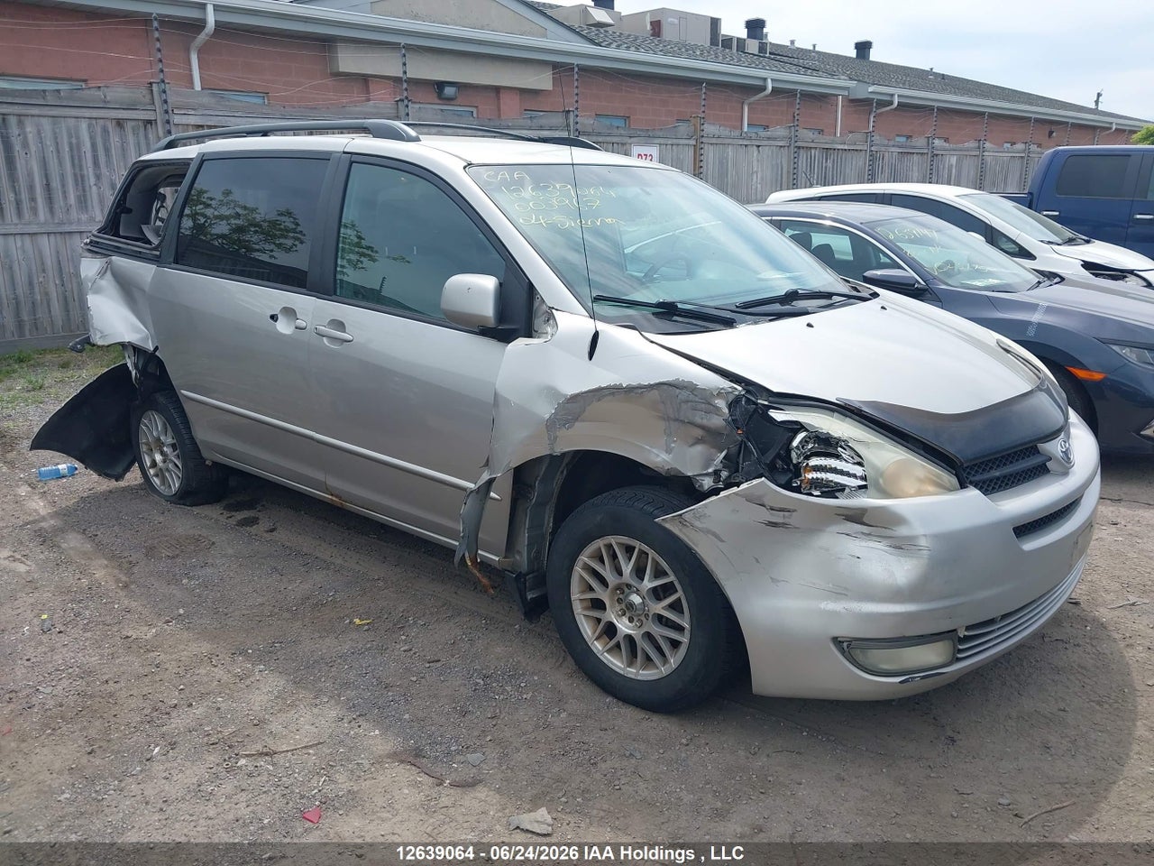 5TDZA23C34S003967 · 2004 TOYOTA SIENNA CE/LE