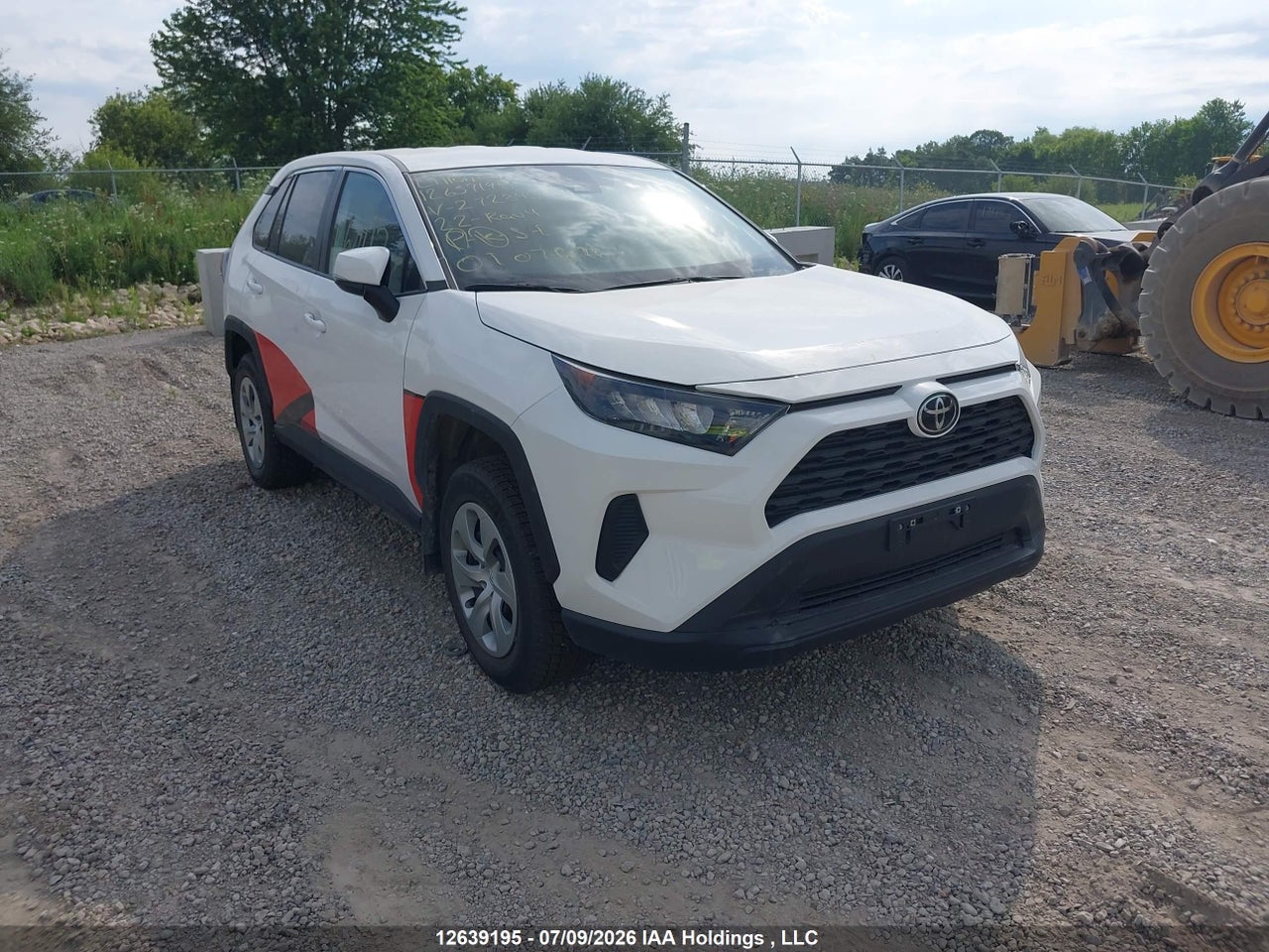 2T3B1RFV8NC272345 · 2022 TOYOTA RAV4 LE