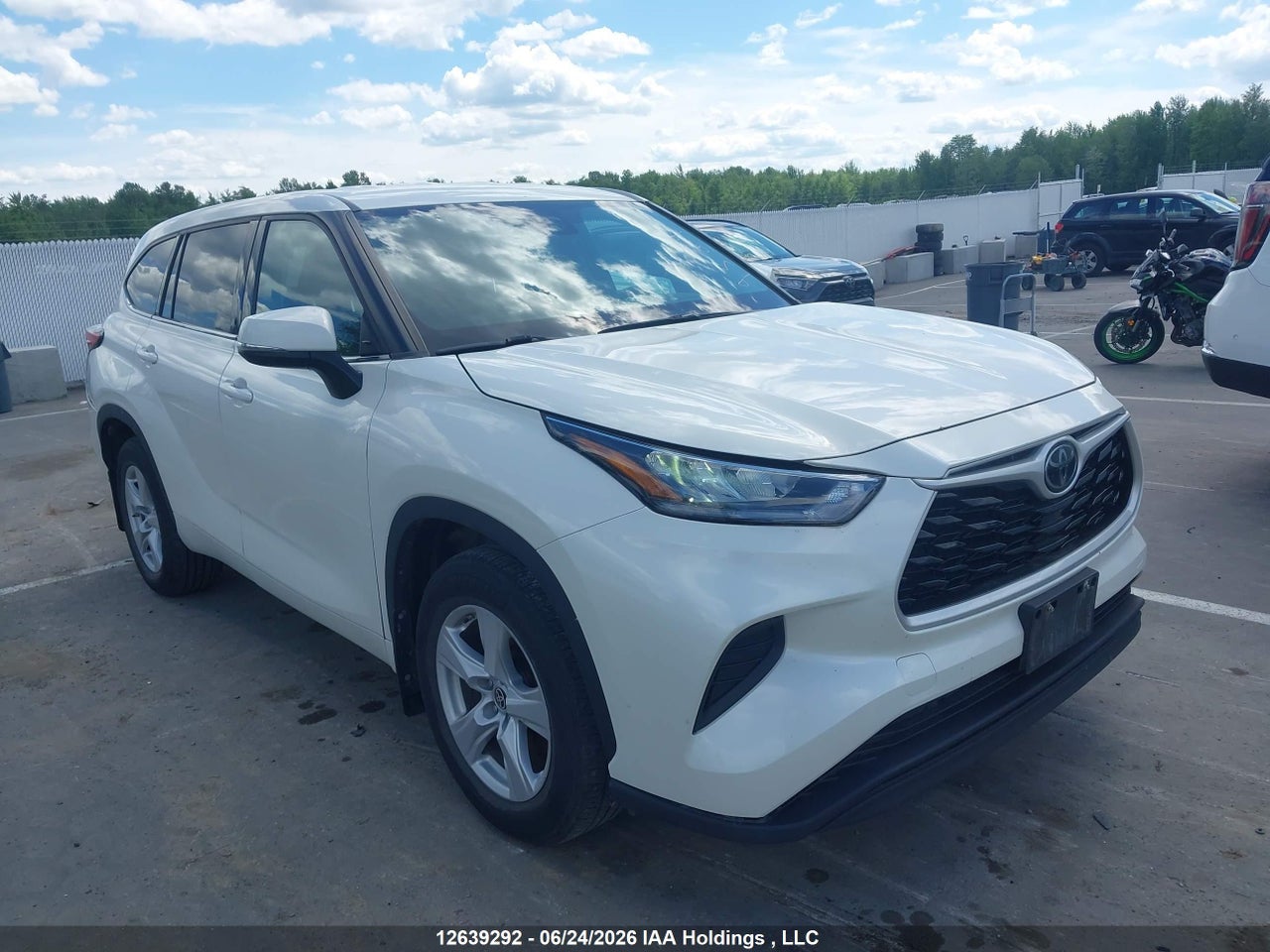 5TDBZRBH7LS502558 · 2020 TOYOTA HIGHLANDER LE