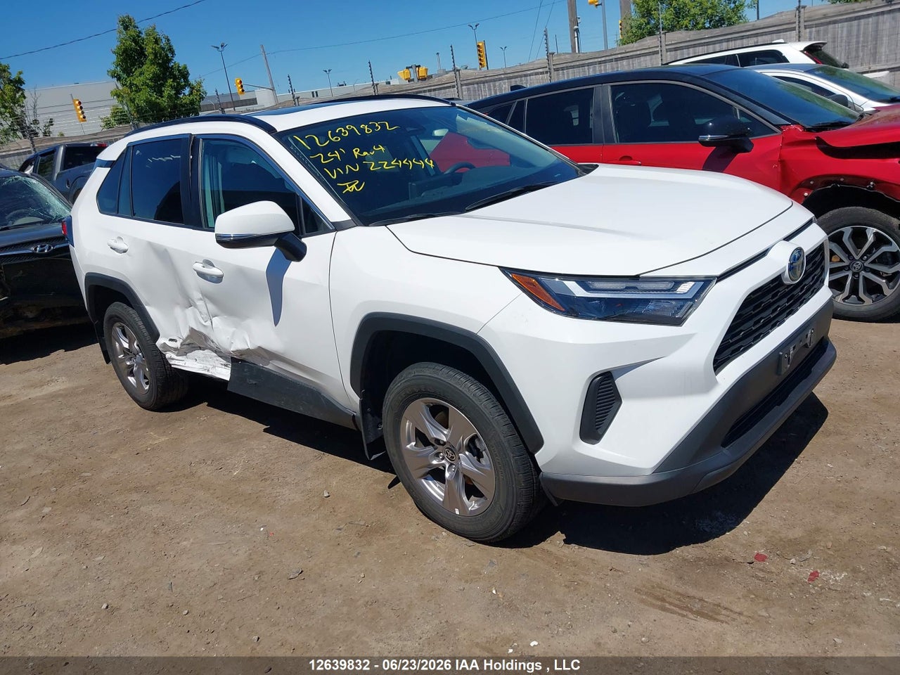 2T3RWRFV6RW224444 · 2024 TOYOTA RAV4 HYBRID XLE