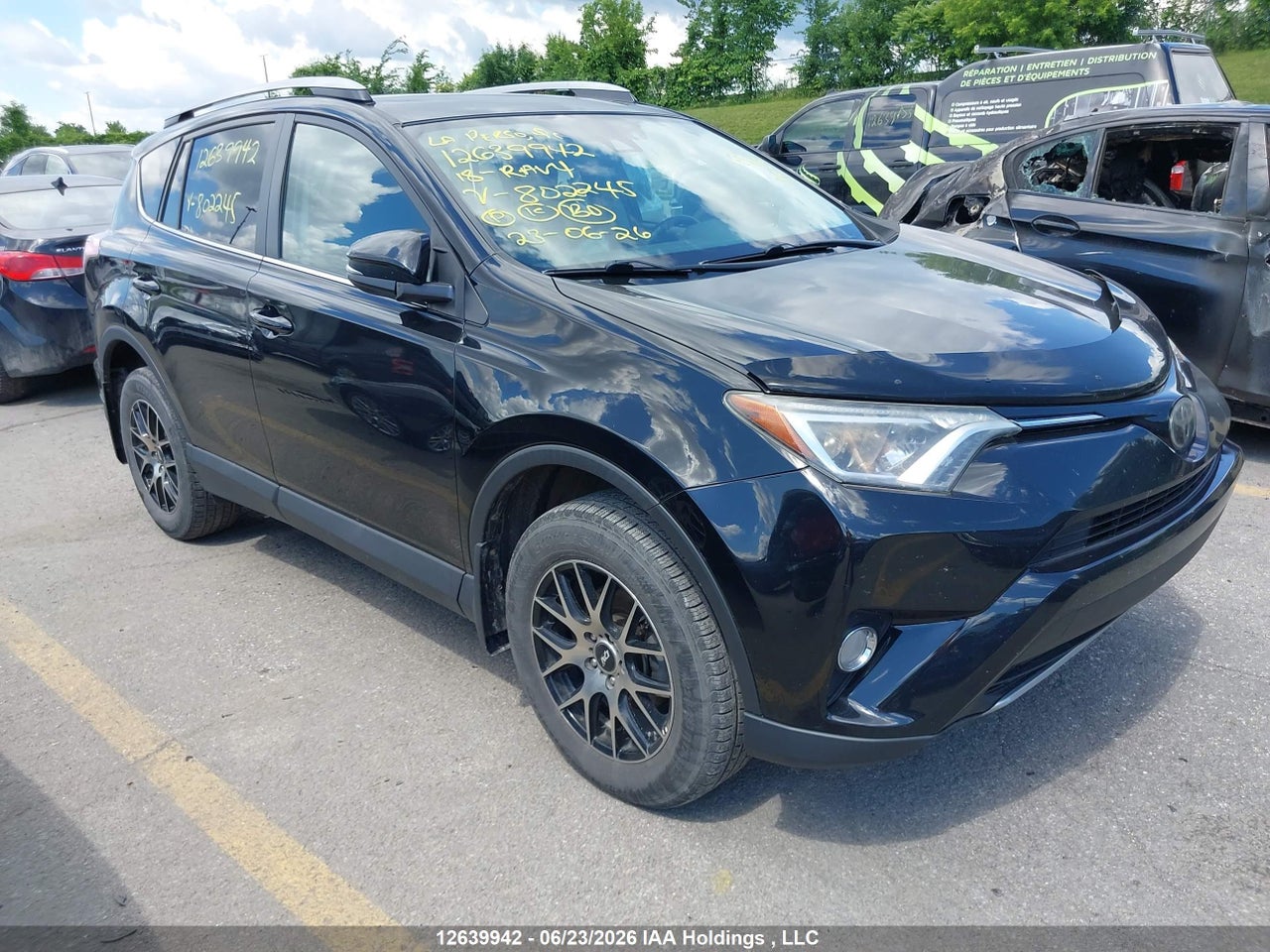 2T3RFREV1JW802245 · 2018 TOYOTA RAV4 ADVENTURE/XLE
