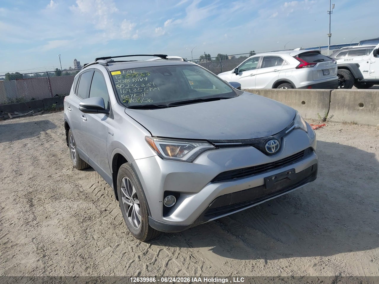 JTMRJREV1JD236339 · 2018 TOYOTA RAV4 HYBRID LE+