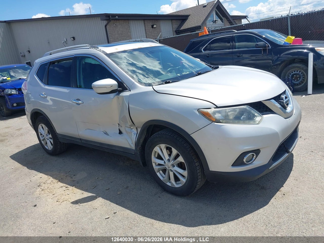 5N1AT2MV2FC813677 · 2015 NISSAN ROGUE S/SL/SV