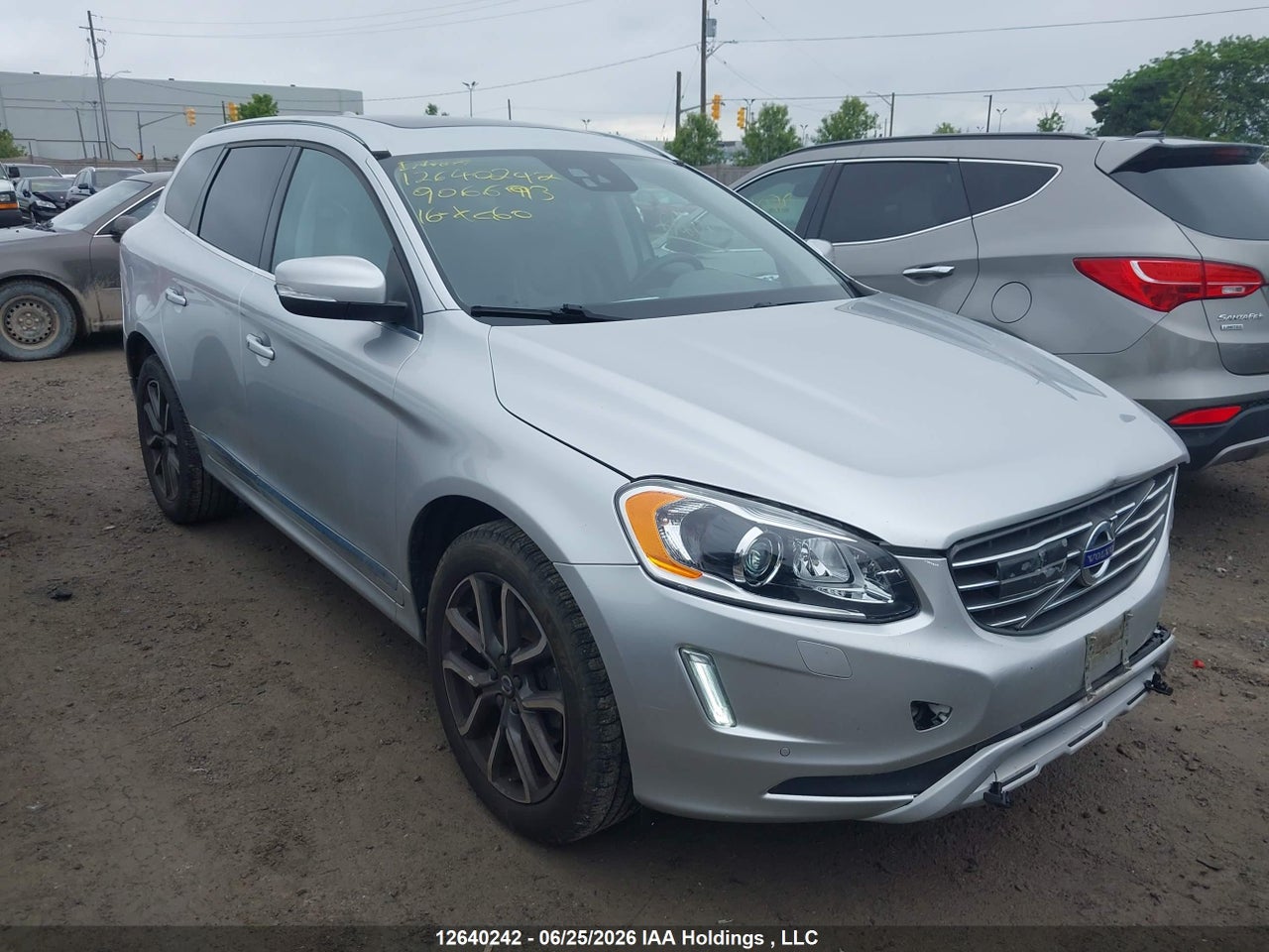 YV4612RK1G2906693 · 2016 VOLVO XC60 T5