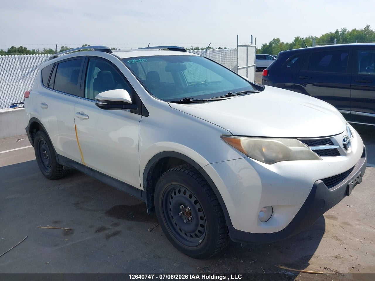 2T3DFREV1FW240770 · 2015 TOYOTA RAV4 LIMITED