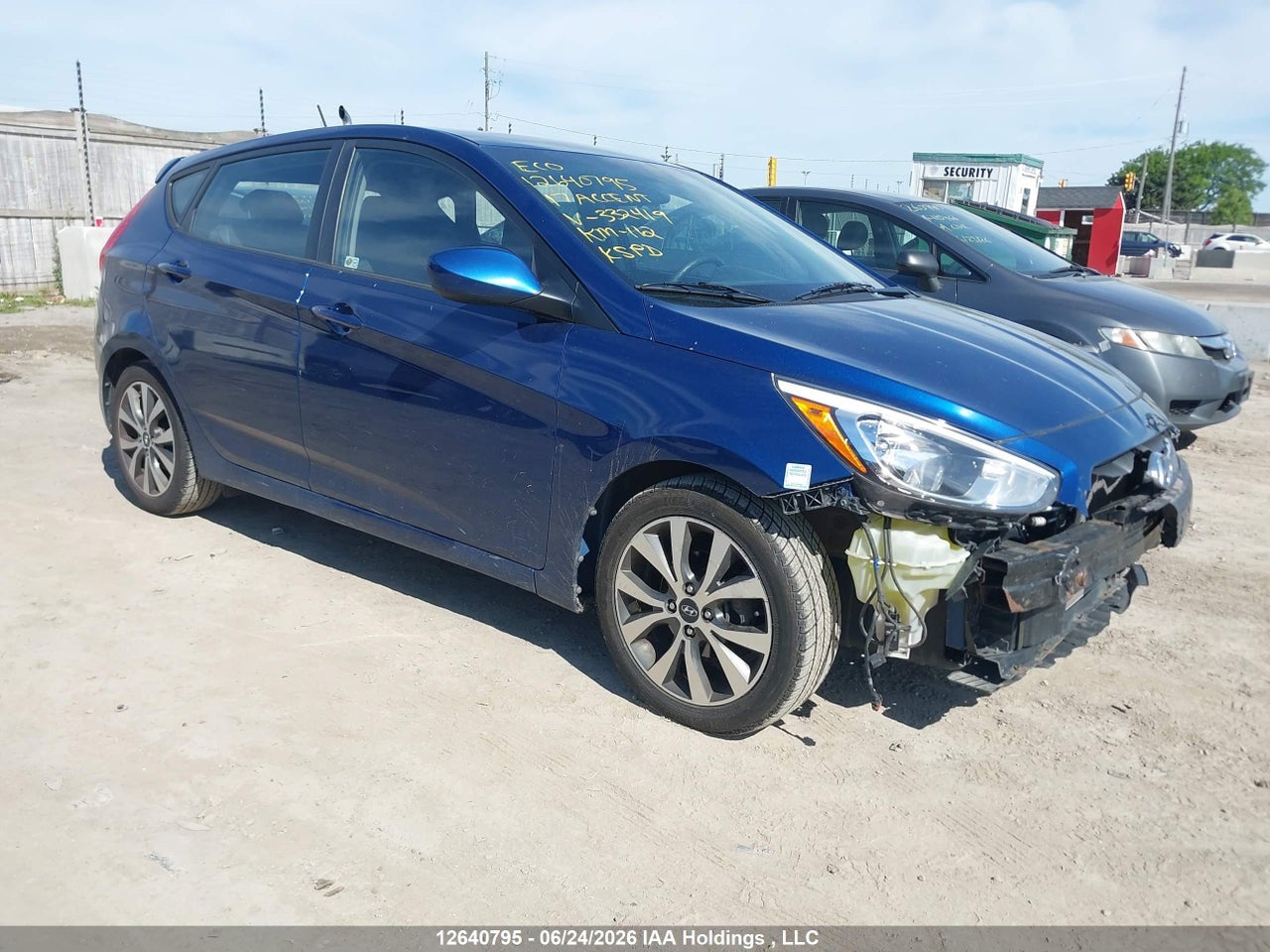 KMHCT5AE2HU332419 · 2017 HYUNDAI ACCENT SE