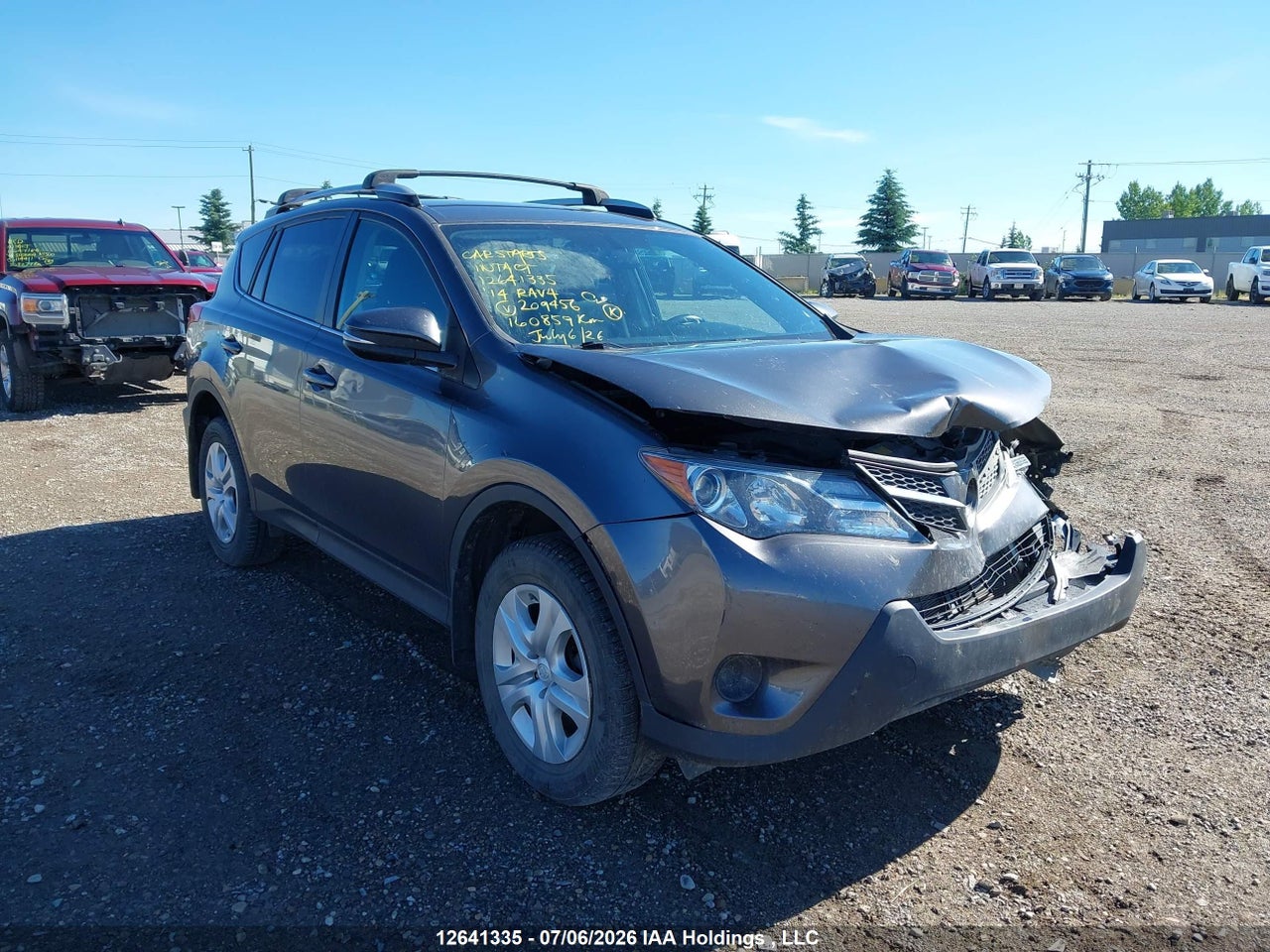 2T3BFREV8EW209456 · 2014 TOYOTA RAV4 LE