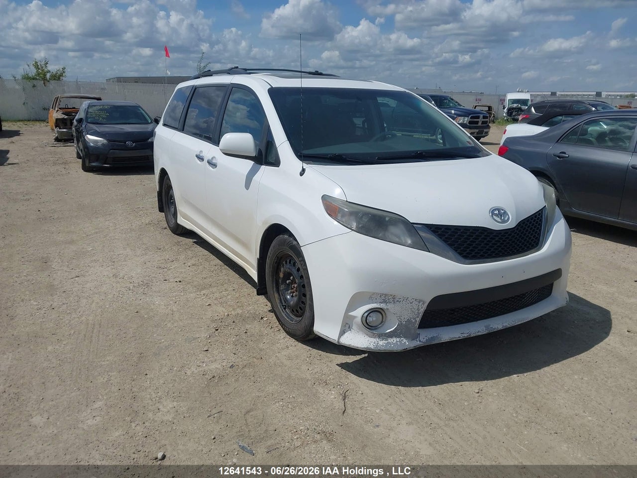 5TDXK3DC4ES465397 · 2014 TOYOTA SIENNA SE 8 PASSENGER