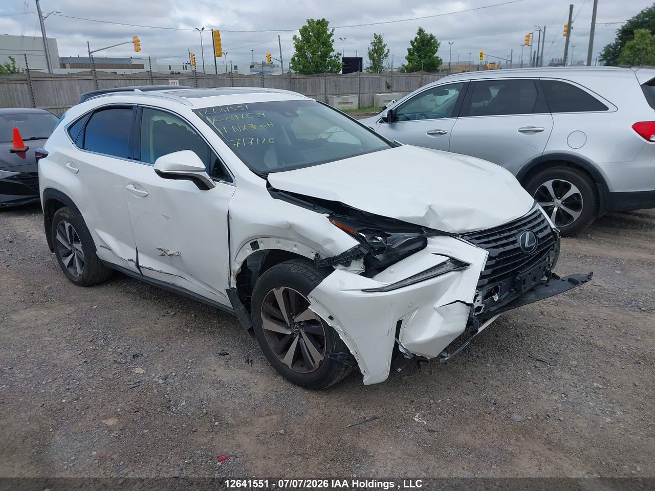JTJBJRBZ3K2097639 · 2019 LEXUS NX 300H