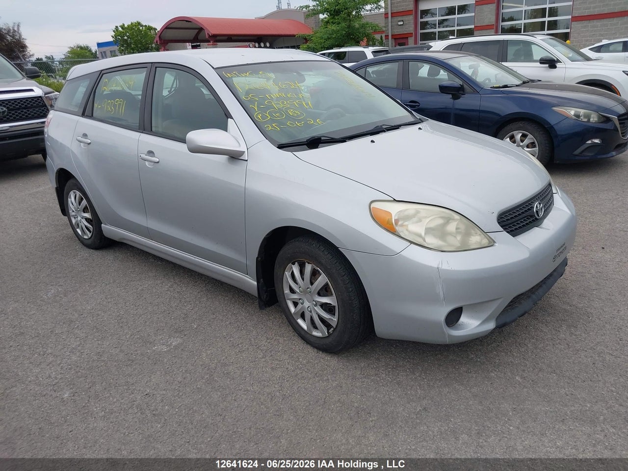 2T1KR32E25C923991 · 2005 TOYOTA Matrix XR