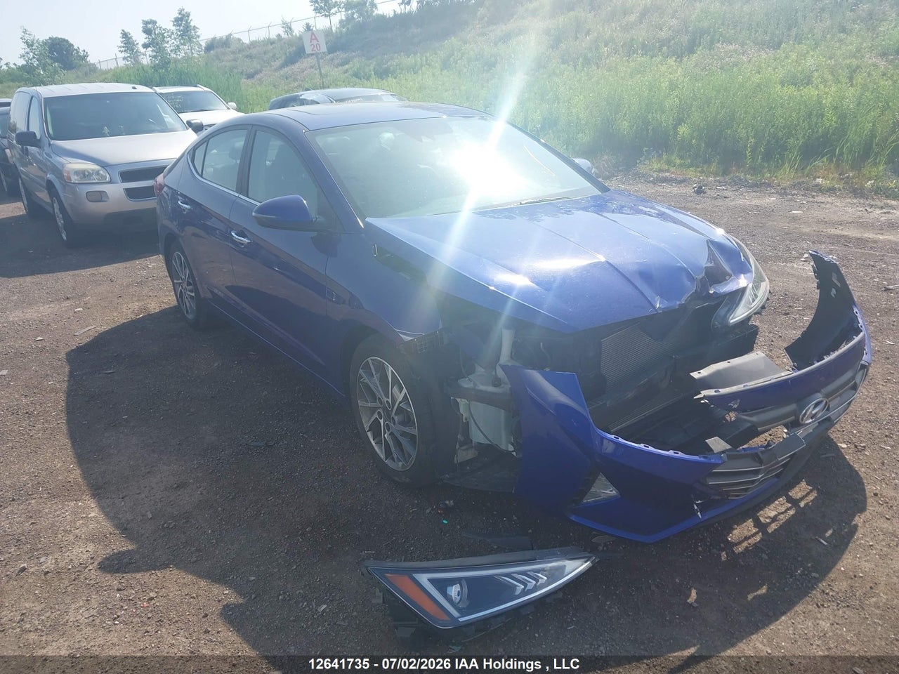 KMHD84LF4KU770808 · 2019 HYUNDAI ELANTRA LUXURY