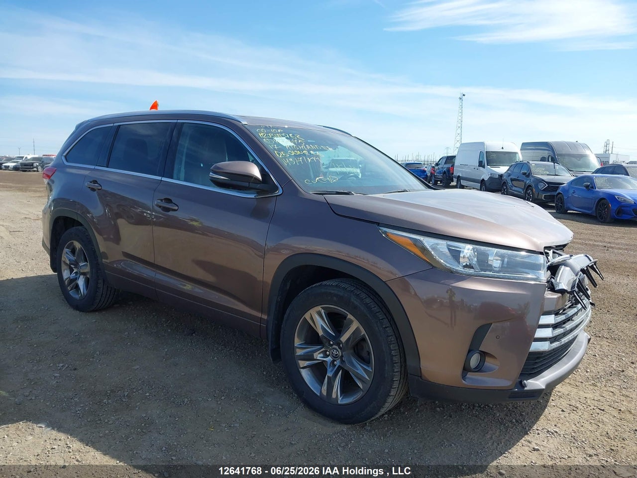 5TDDZRFH9HS483375 · 2017 TOYOTA HIGHLANDER LIMITED