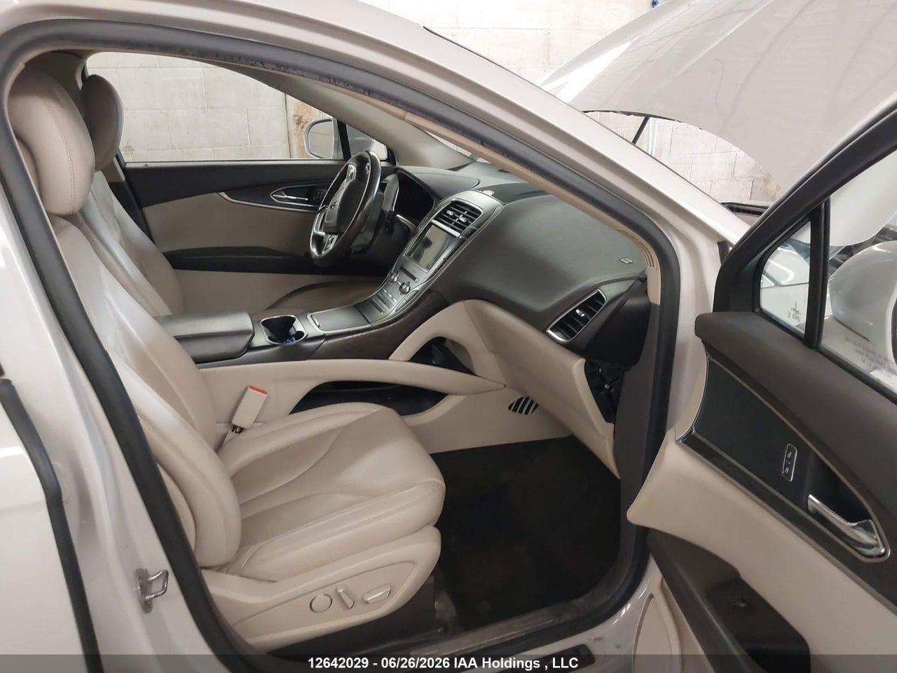 2LMPJ8K95KBL34032 · 2019 LINCOLN NAUTILUS SELECT · 5/24