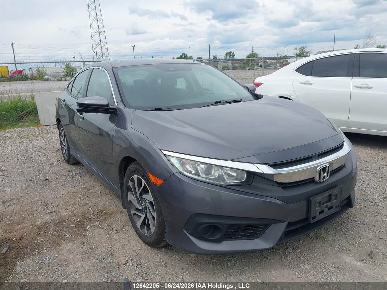2HGFC2F80GH032576 · 2016 HONDA CIVIC EX