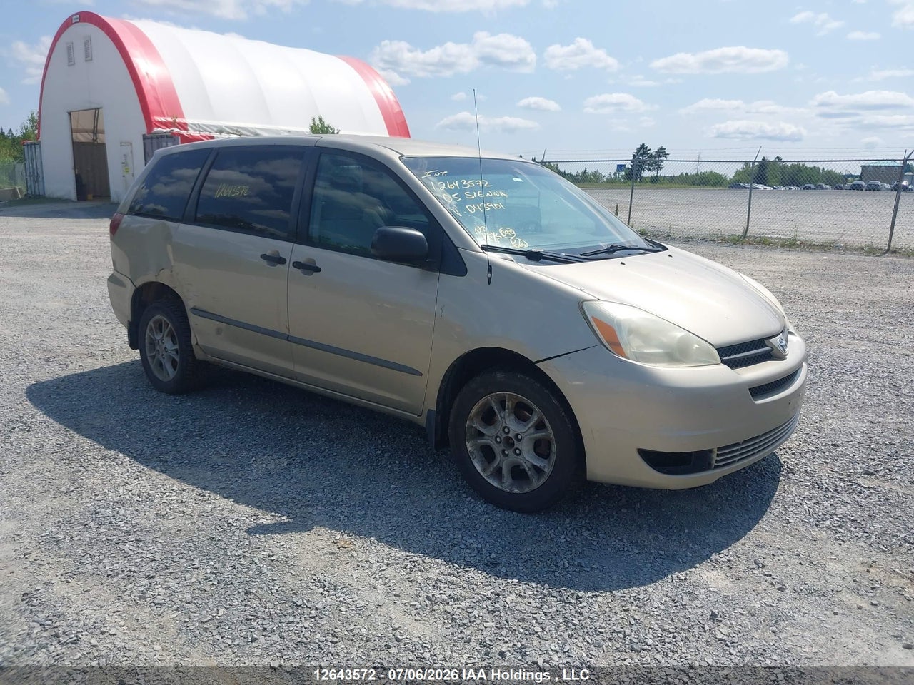 5TDBA29C55S043901 · 2005 TOYOTA SIENNA CE