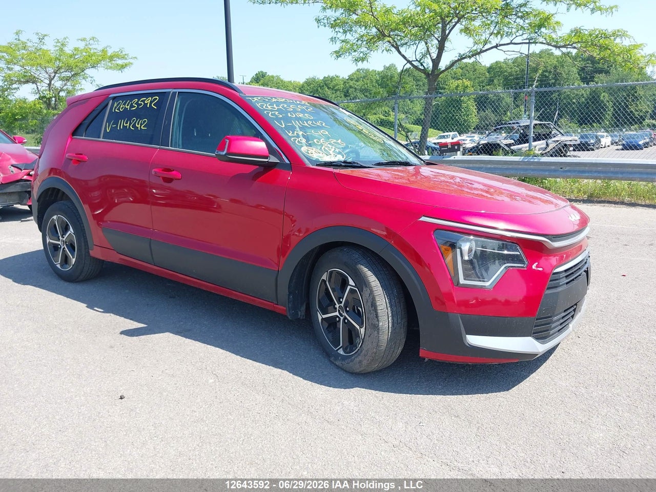 KNDCR3LEXP5114242 · 2023 KIA NIRO EX