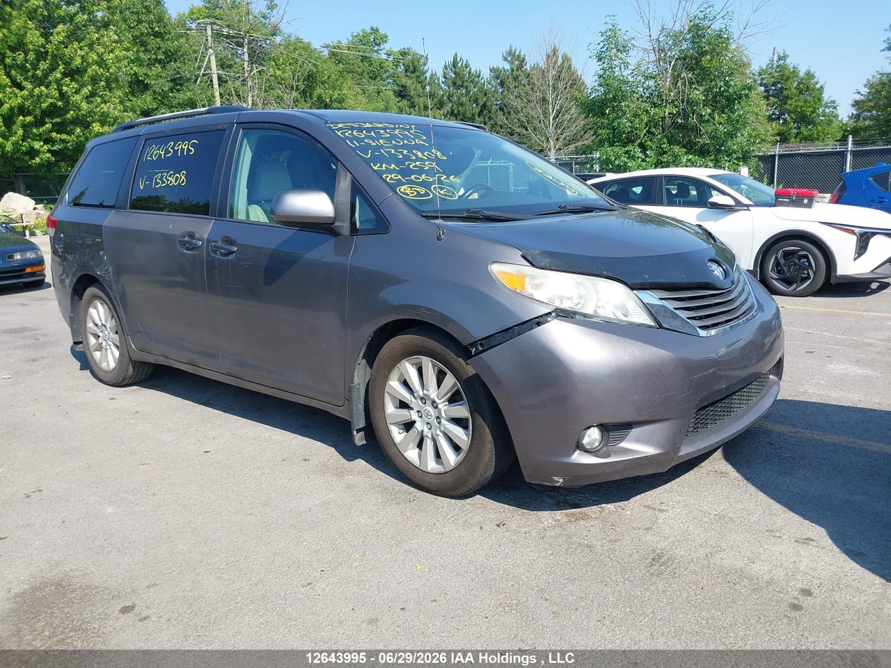 5TDYK3DC5BS133808 · 2011 TOYOTA SIENNA XLE/LIMITED