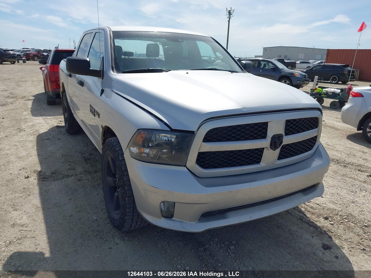 1C6RR7KT3JS349213 · 2018 RAM 1500 ST