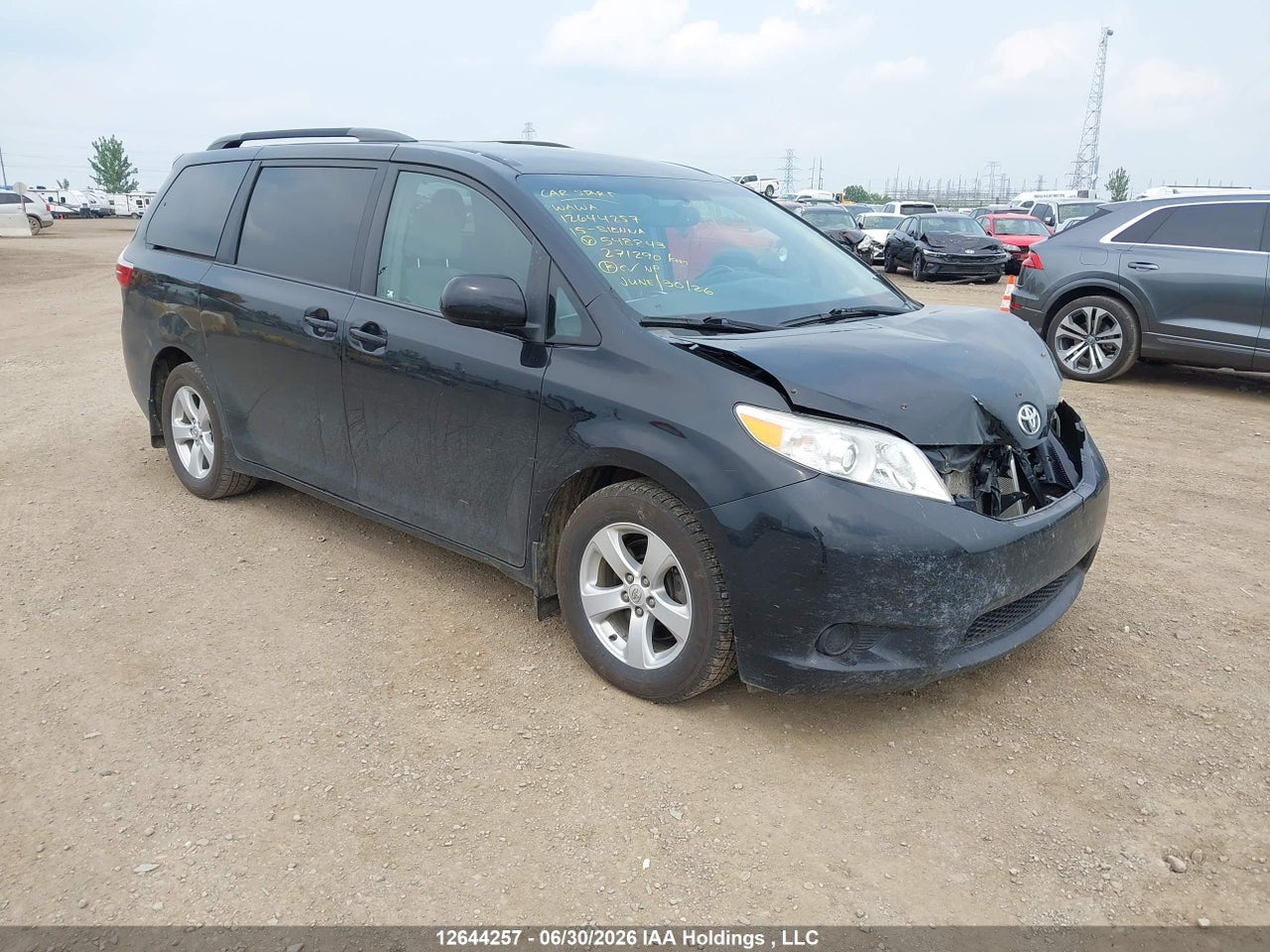 5TDKK3DC6FS548843 · 2015 TOYOTA SIENNA LE V6