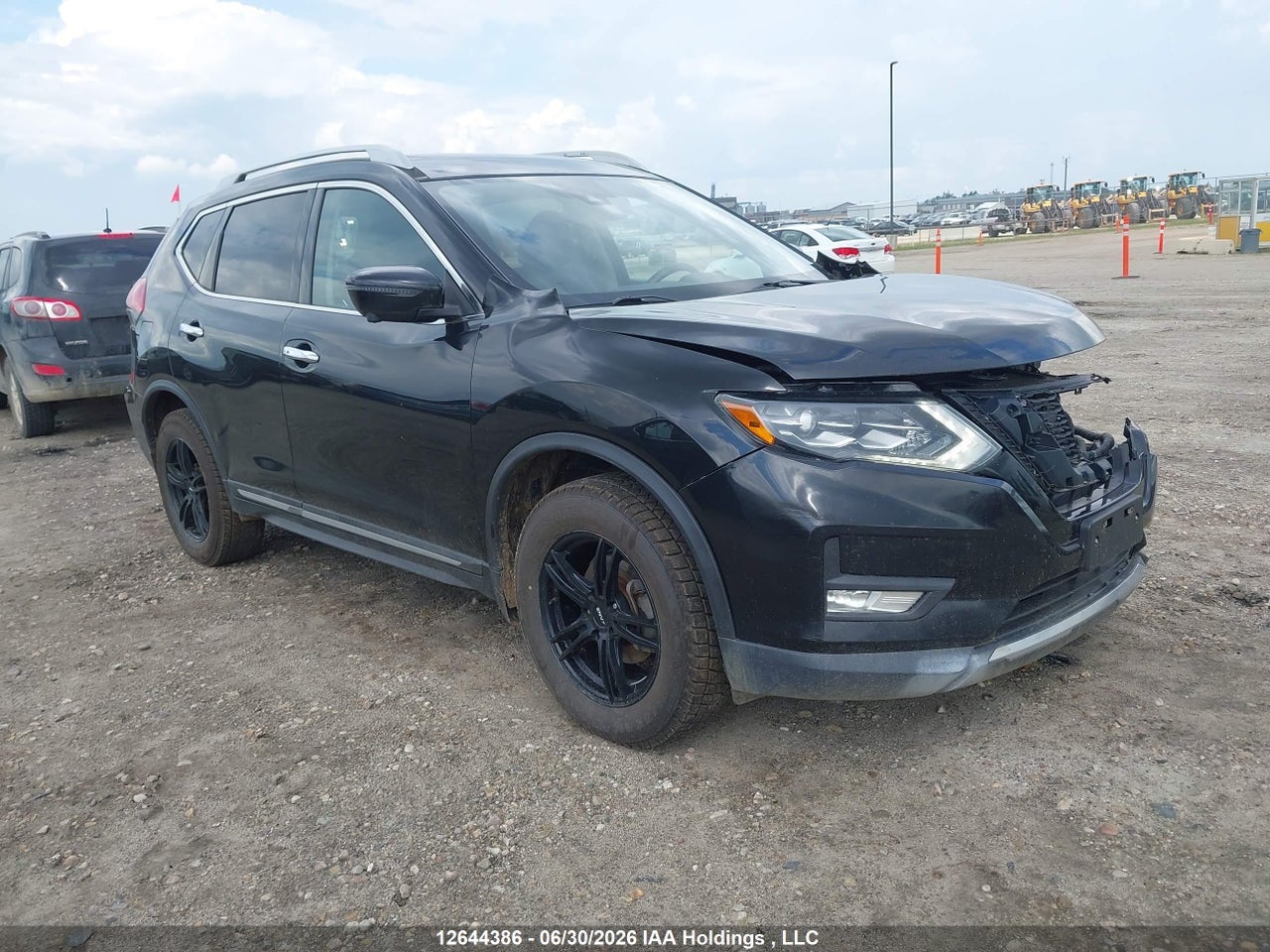 5N1AT2MV3HC853849 · 2017 NISSAN ROGUE S/SL PLATINUM/SV