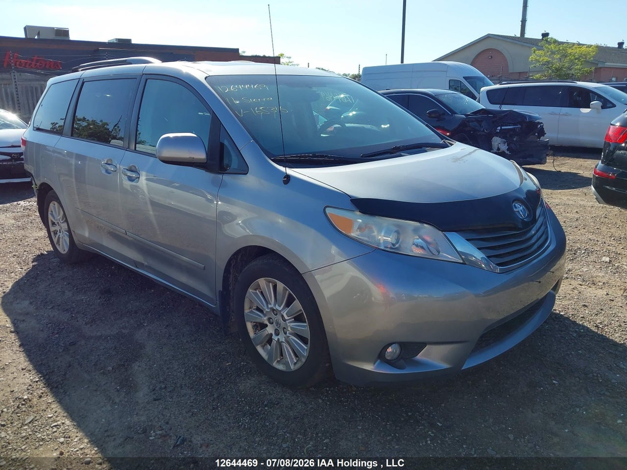 5TDYK3DC1BS165316 · 2011 TOYOTA SIENNA XLE 7 PASSENGER