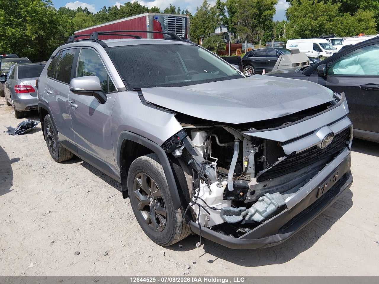 2T3B1RFV9KC023726 · 2019 TOYOTA RAV4 LE