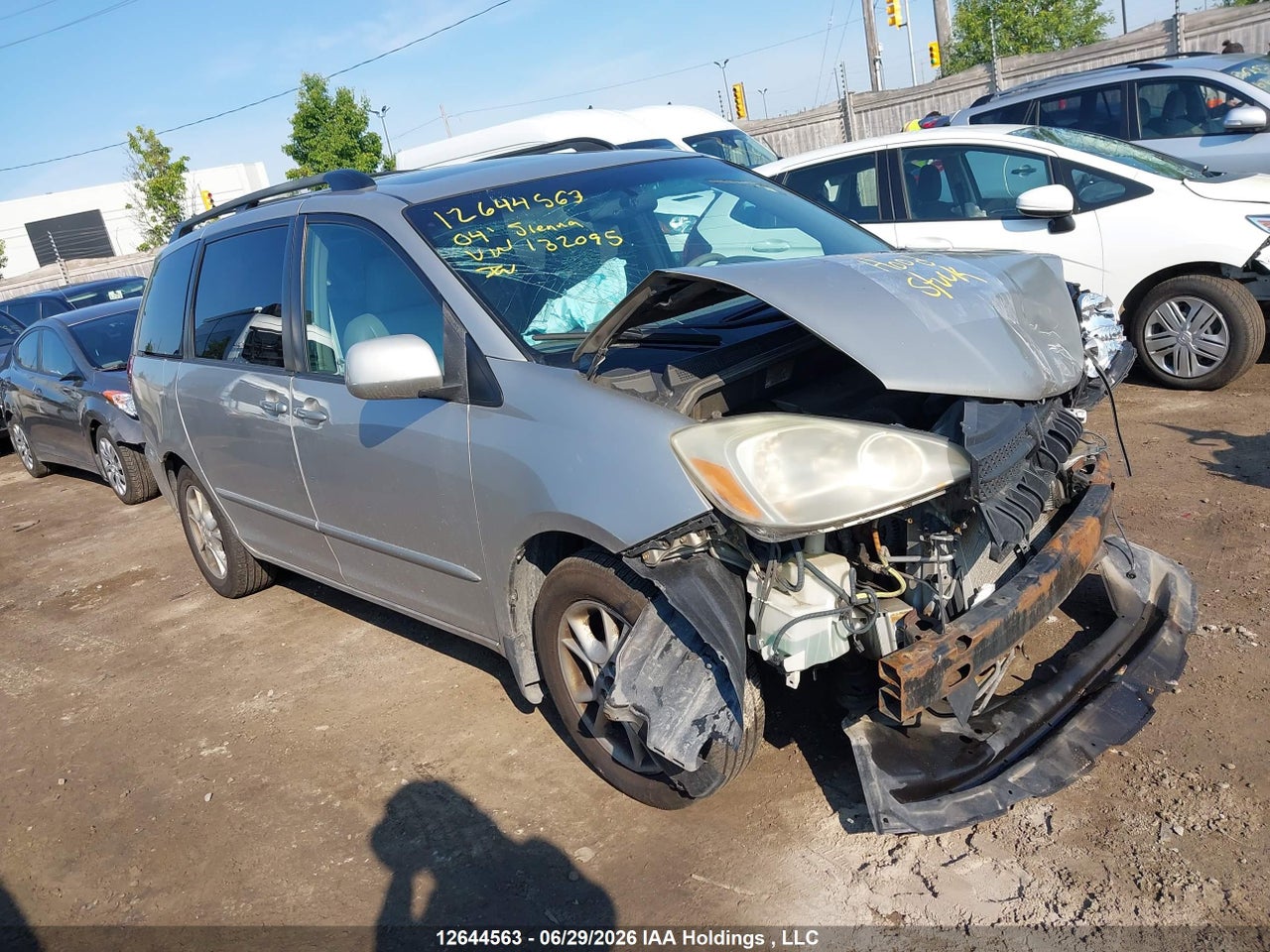 5TDZA22C14S132095 · 2004 TOYOTA SIENNA XLE/XLE LIMITED