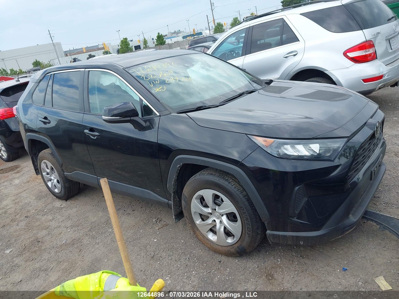 2T3B1RFV8NC299786 · 2022 TOYOTA RAV4 LE