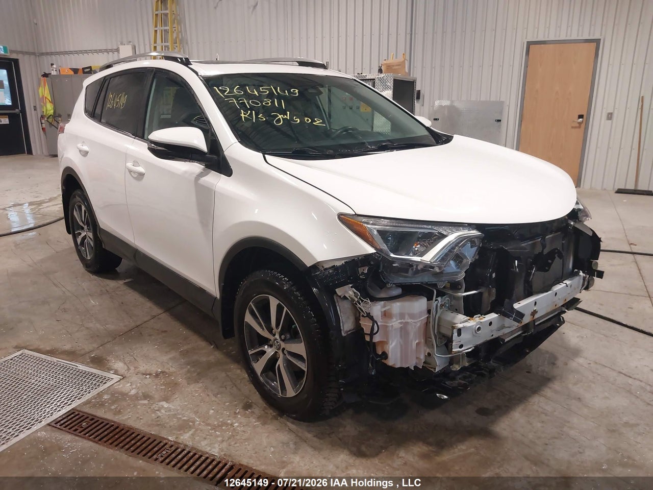 2T3RFREV0JW770811 · 2018 TOYOTA RAV4 ADVENTURE/XLE