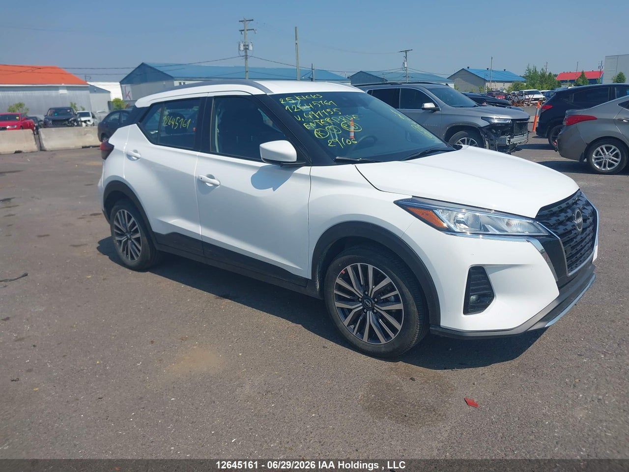 2025 NISSAN KICKS PLAY SV