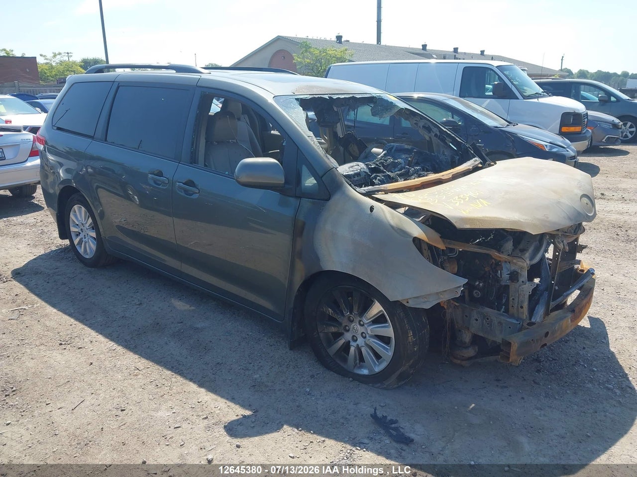 5TDYK3DC7DS333401 · 2013 TOYOTA SIENNA XLE V6