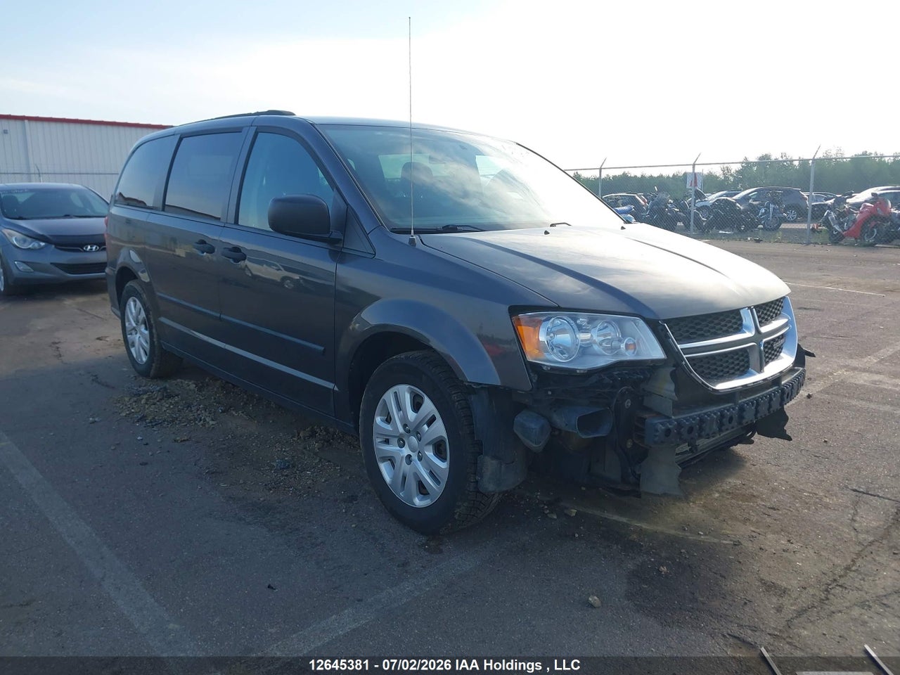 2C4RDGBG0GR332907 · 2016 DODGE GRAND CARAVAN SE/SXT