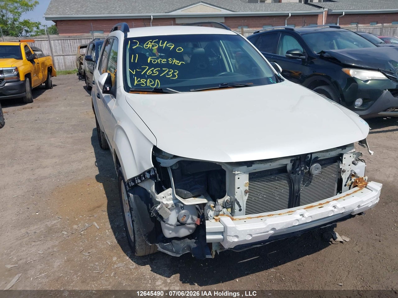 JF2SHCBC8BH765733 · 2011 SUBARU FORESTER 2.5X