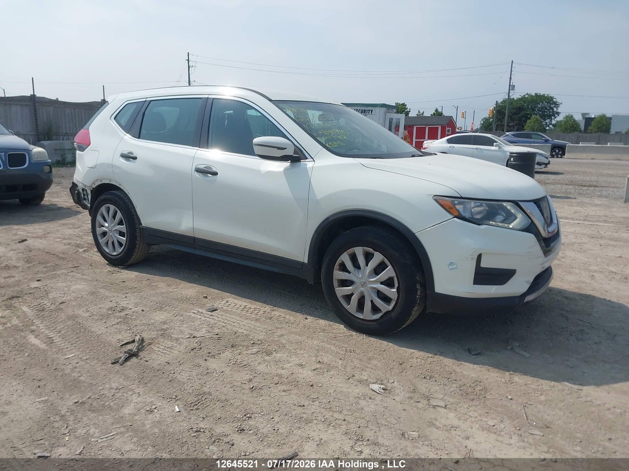 5N1AT2MT4HC840445 · 2017 NISSAN ROGUE S/SV