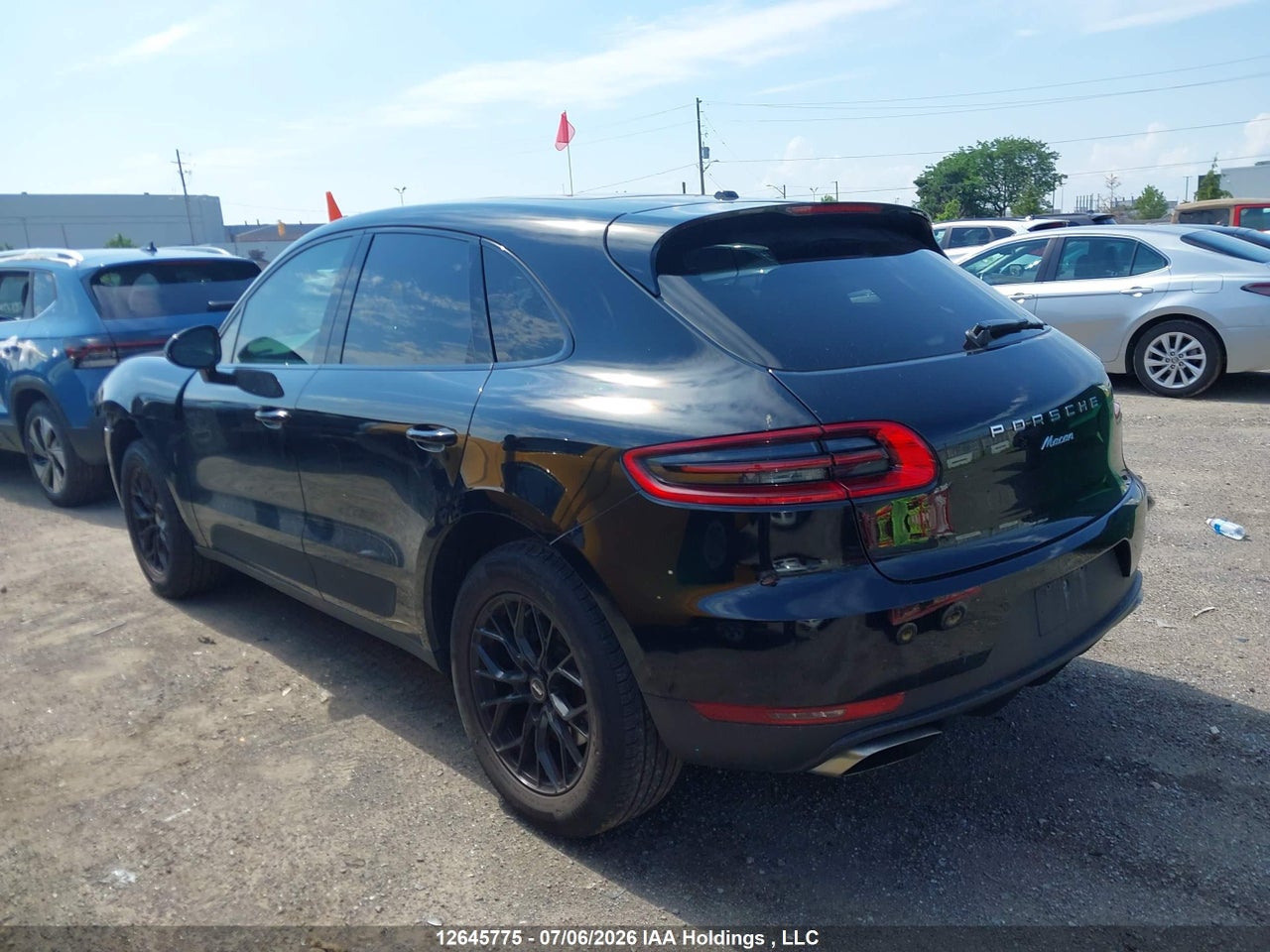 WP1AA2A55JLB19815 · 2018 PORSCHE MACAN · 3/16
