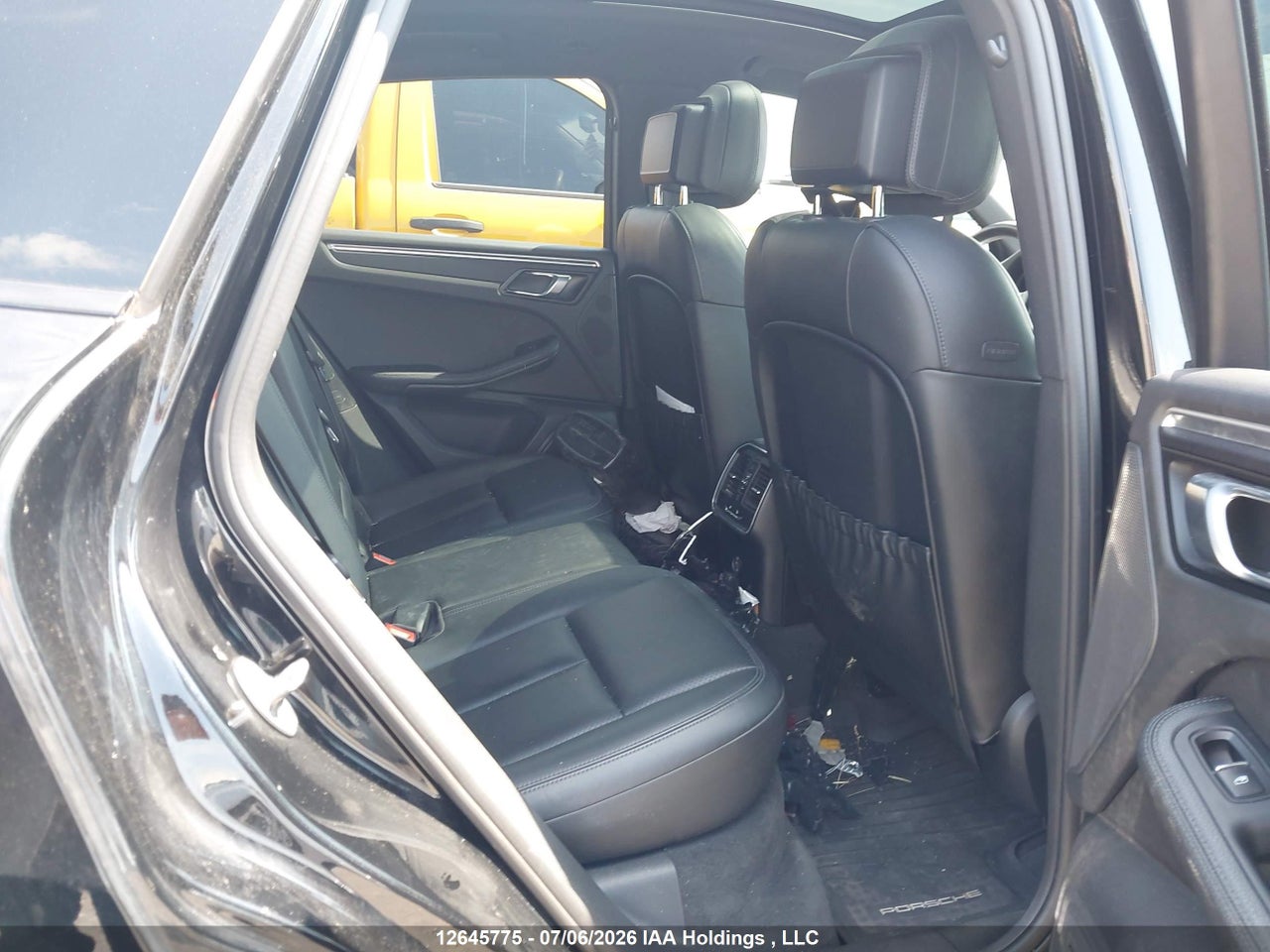 WP1AA2A55JLB19815 · 2018 PORSCHE MACAN · 8/16