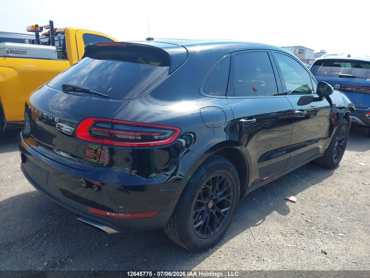 WP1AA2A55JLB19815 · 2018 PORSCHE MACAN · 4/16