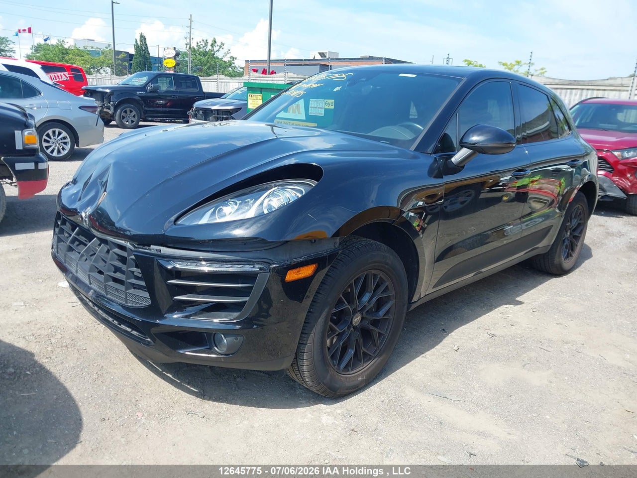 WP1AA2A55JLB19815 · 2018 PORSCHE MACAN · 2/16