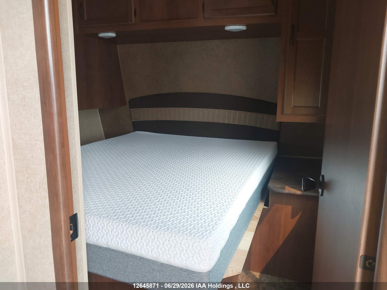 1UJBJ0BS7E18Z0227 · 2014 JAYCO jayflight · 8/24