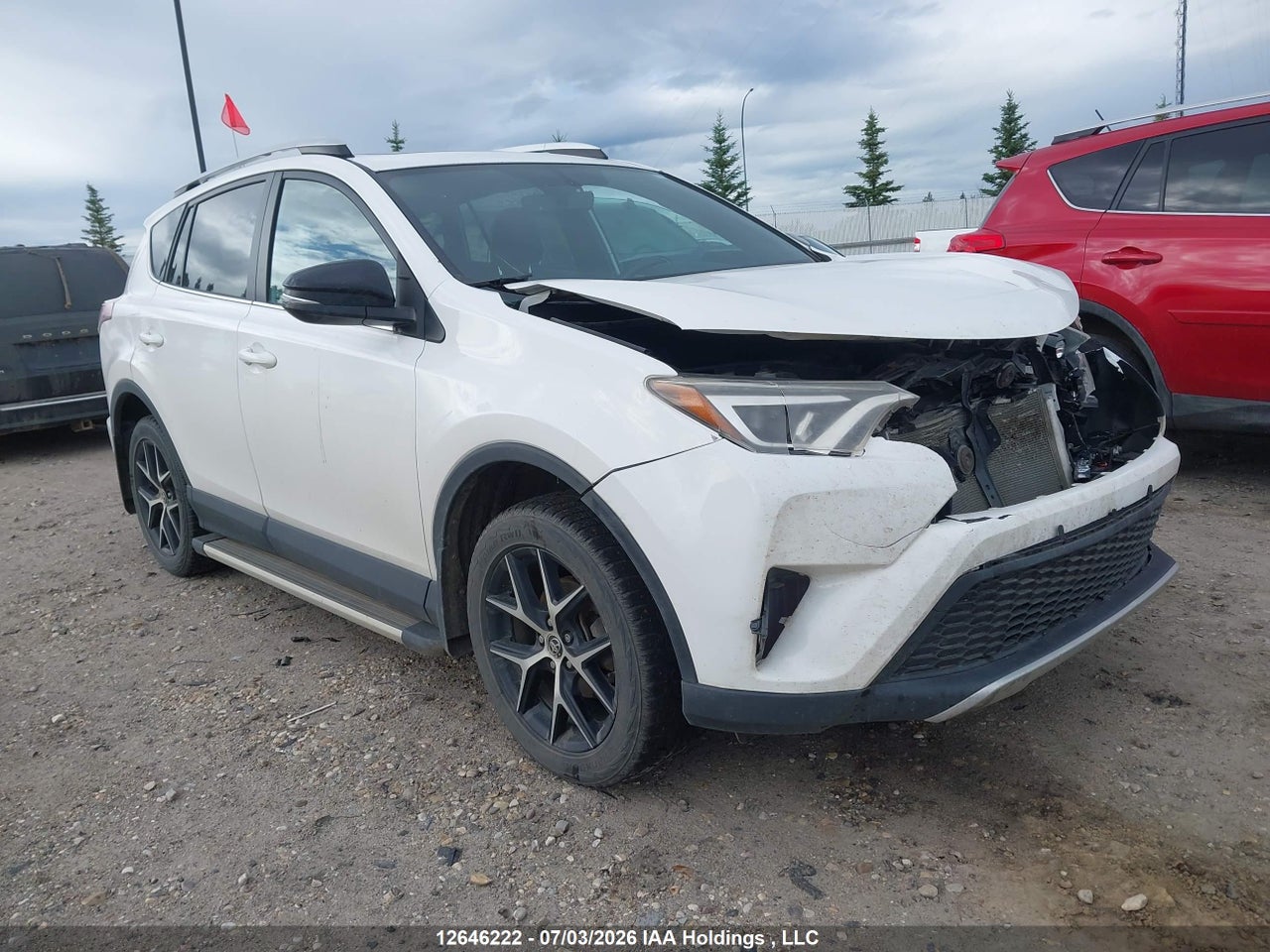 2T3JFREV8GW459553 · 2016 TOYOTA RAV4 SE