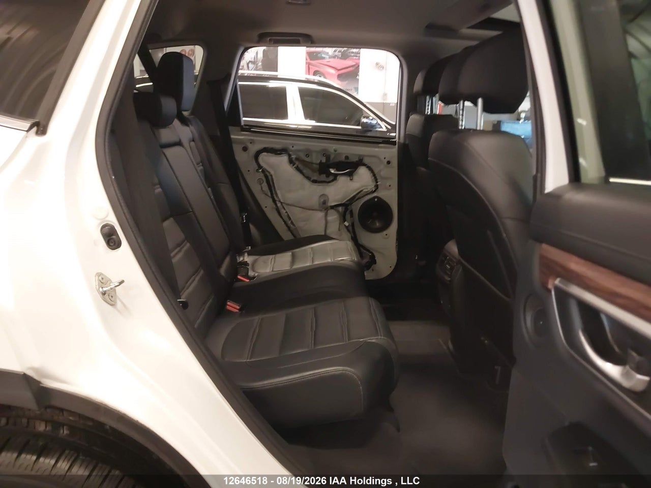 2HKRW2H89JH102946 · 2018 HONDA CR-V EXL · 8/24