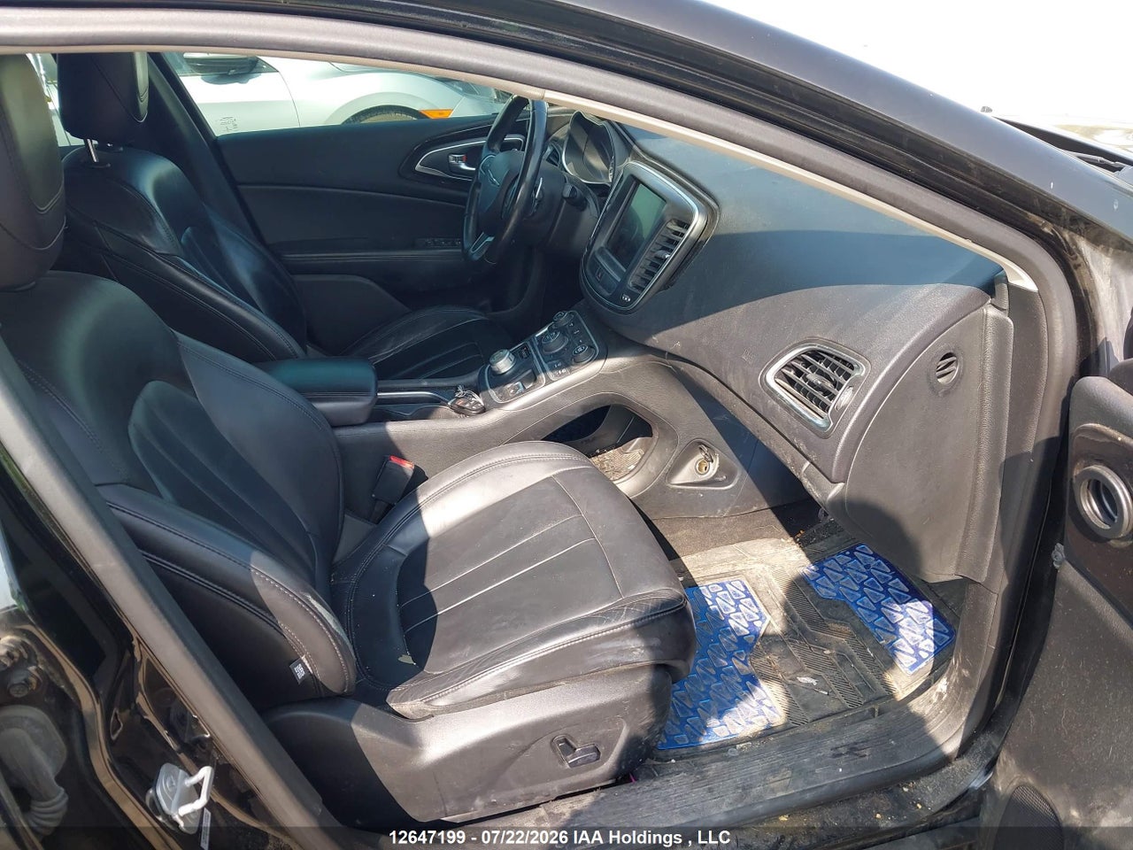 1C3CCCCG4FN601975 · 2015 CHRYSLER 200 C · 5/20